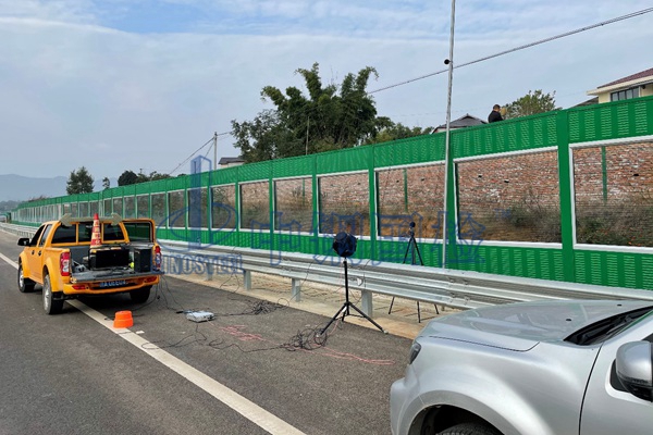 聲屏障抗風揭試驗