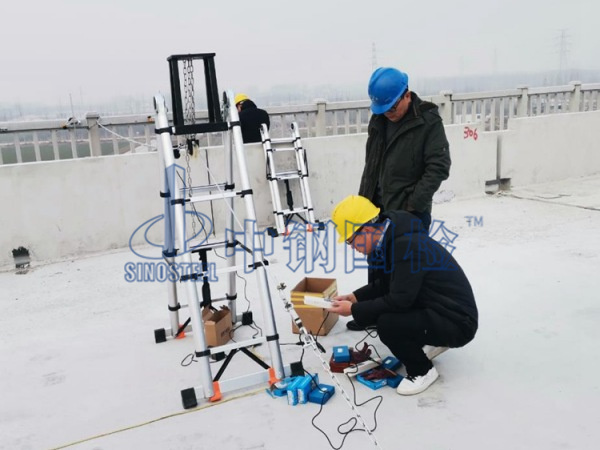 橋梁護(hù)欄檢測現(xiàn)場