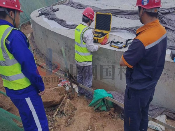 鐵塔基礎(chǔ)混凝土檢測(cè),中鋼國(guó)檢工程師現(xiàn)場(chǎng)檢測(cè)